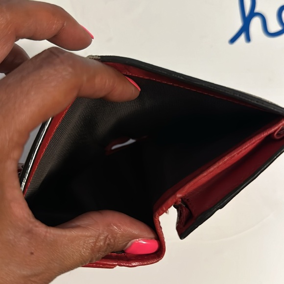 GUCCI GG Supreme Cherry PVC Leather Compact Bifold Wallet - Picture 3 of 6